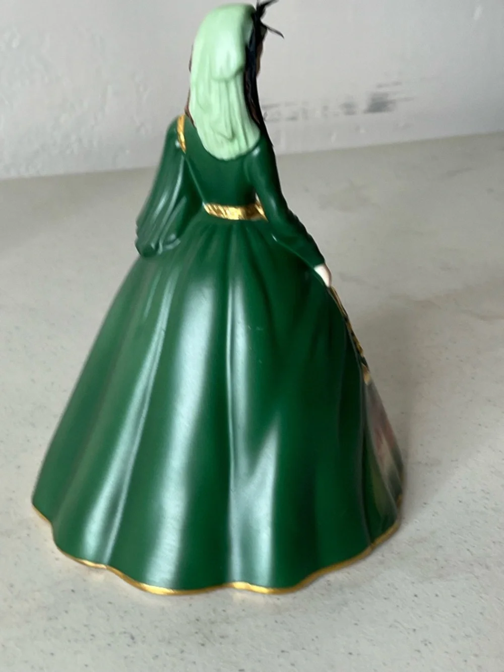 2004 The Bradford Exchange Green and Gold Scarlett-Inspired Ceramic Cake Topper